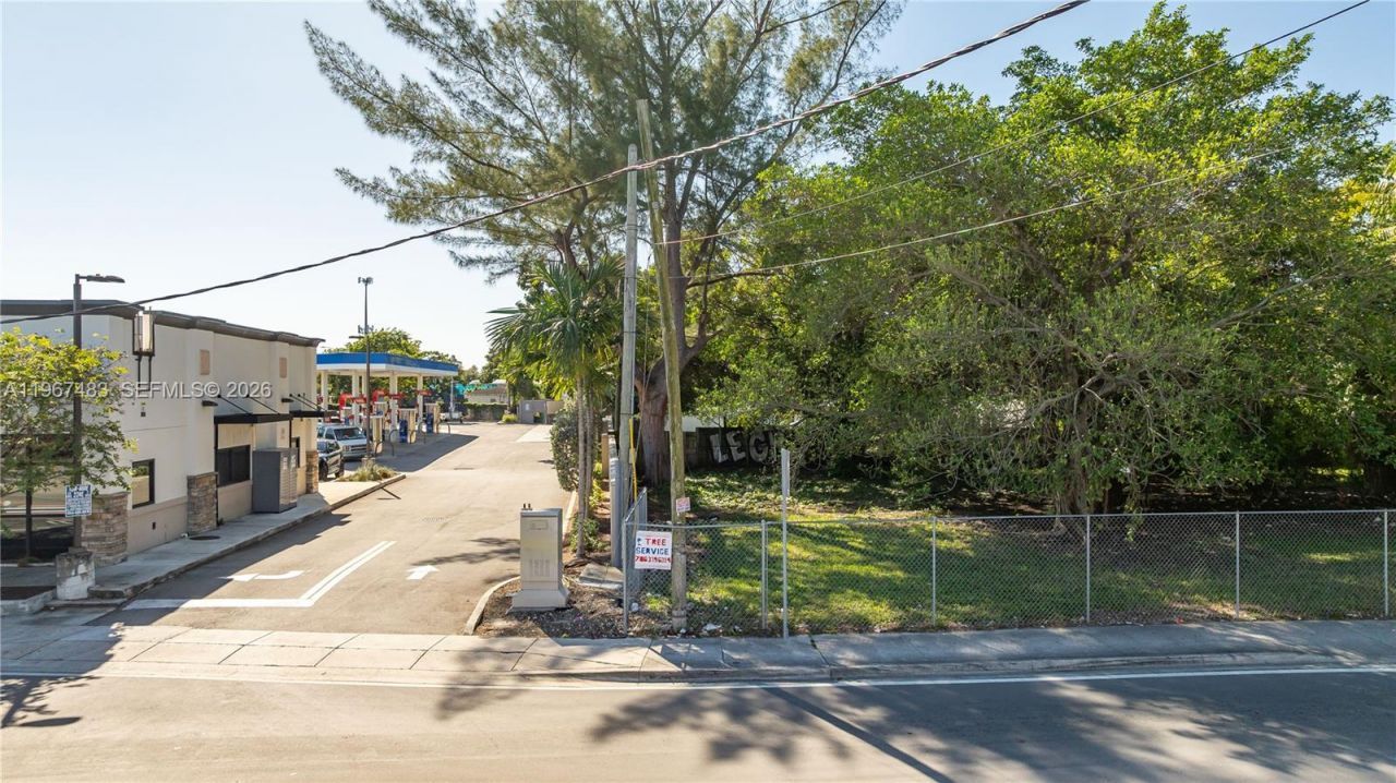 2226 NW 46th St , Miami, FL 33142 Photo