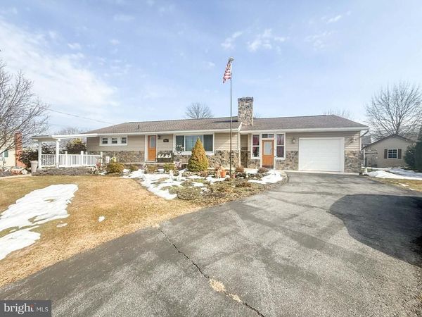 924 BLANCHARD AVENUE, CHAMBERSBURG, PA 17201