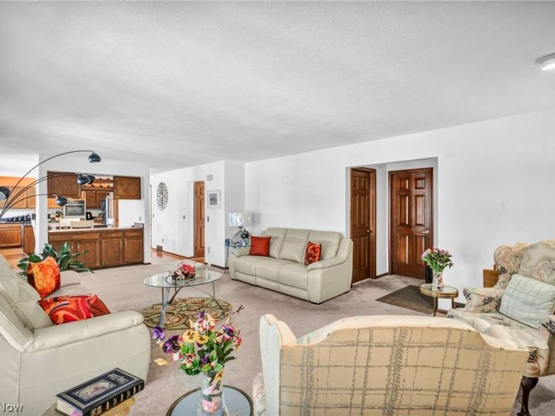 6337 Woodhawk Drive, Cleveland, OH 44124 Photo 13