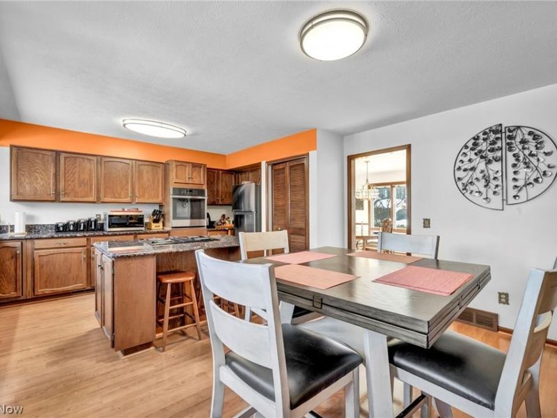 6337 Woodhawk Drive, Cleveland, OH 44124 Photo 14