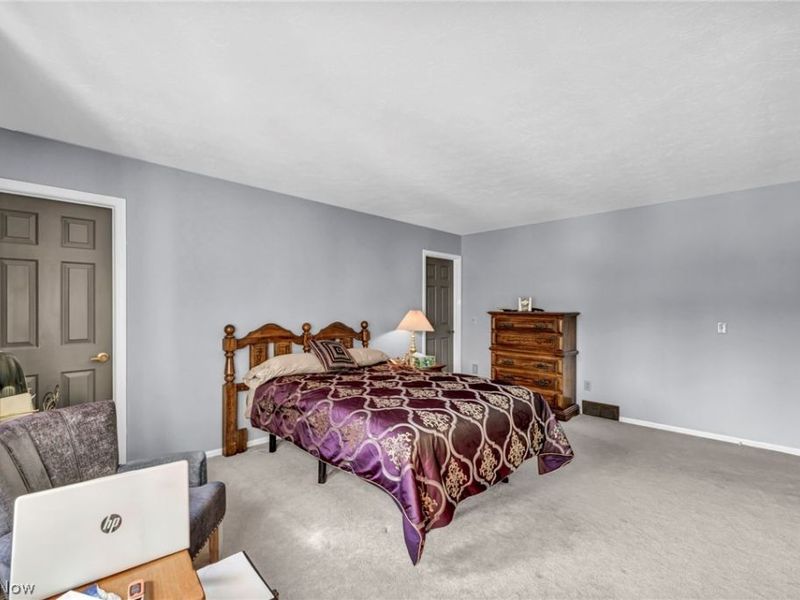 6337 Woodhawk Drive, Cleveland, OH 44124 Photo 33