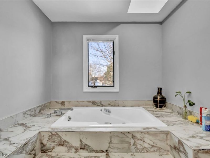 6337 Woodhawk Drive, Cleveland, OH 44124 Photo 40