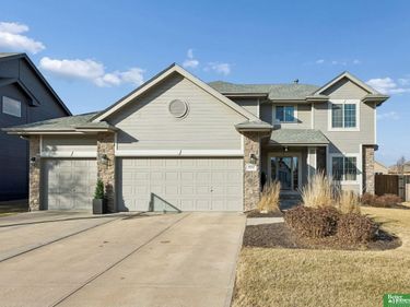 822 S 190th Avenue, Elkhorn, NE 68022