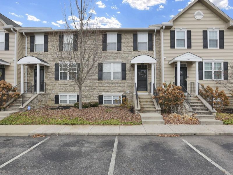 243 Oxford Oak Drive, Blacklick, OH 43004 Photo 3