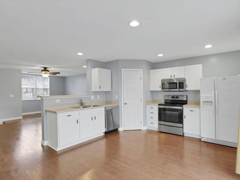 243 Oxford Oak Drive, Blacklick, OH 43004 Photo 9