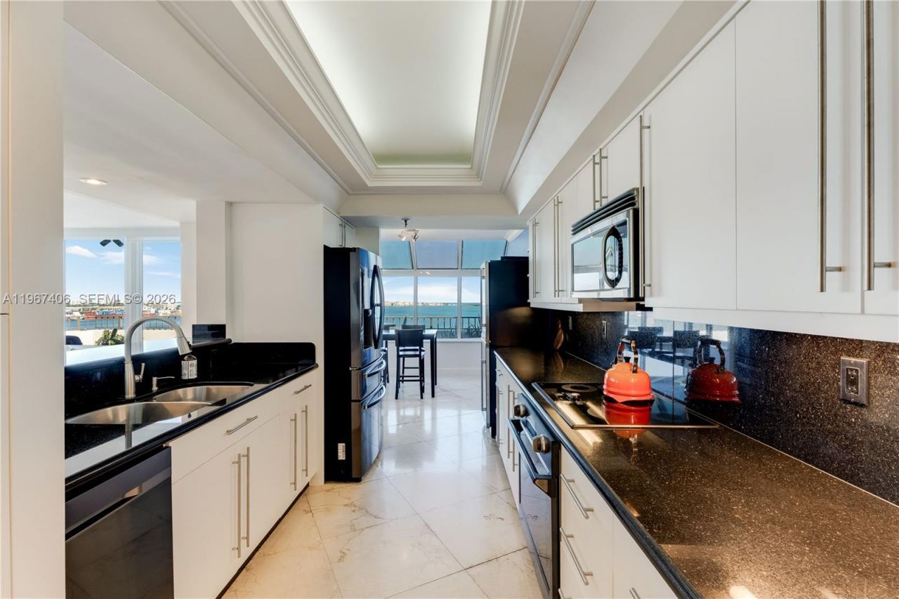 520 Brickell Key Dr, Unit A1506, Miami, FL 33131 Photo