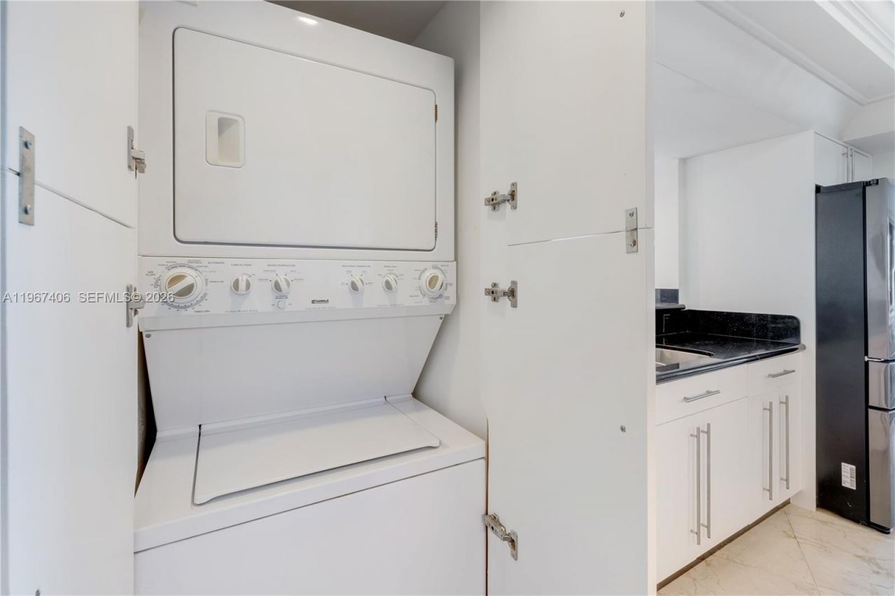 520 Brickell Key Dr, Unit A1506, Miami, FL 33131 Photo