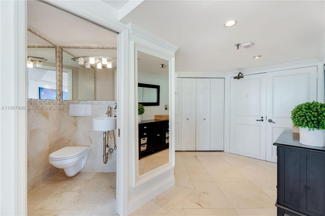 520 Brickell Key Dr, Unit A1506, Miami, FL 33131 Photo