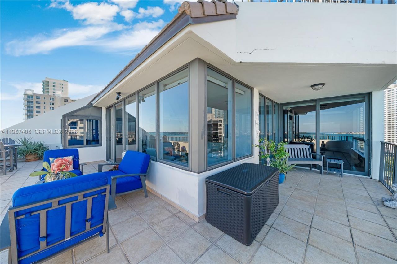 520 Brickell Key Dr, Unit A1506, Miami, FL 33131 Photo