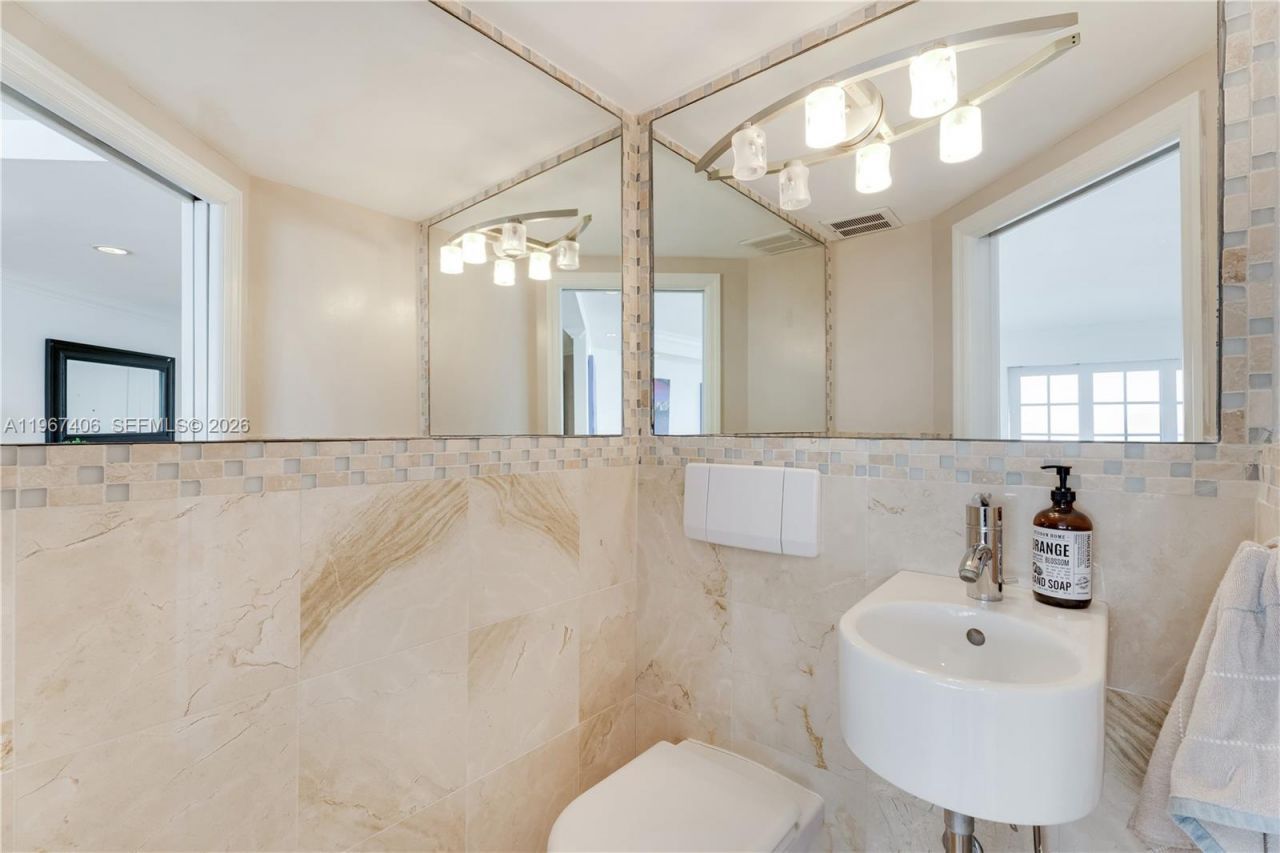 520 Brickell Key Dr, Unit A1506, Miami, FL 33131 Photo