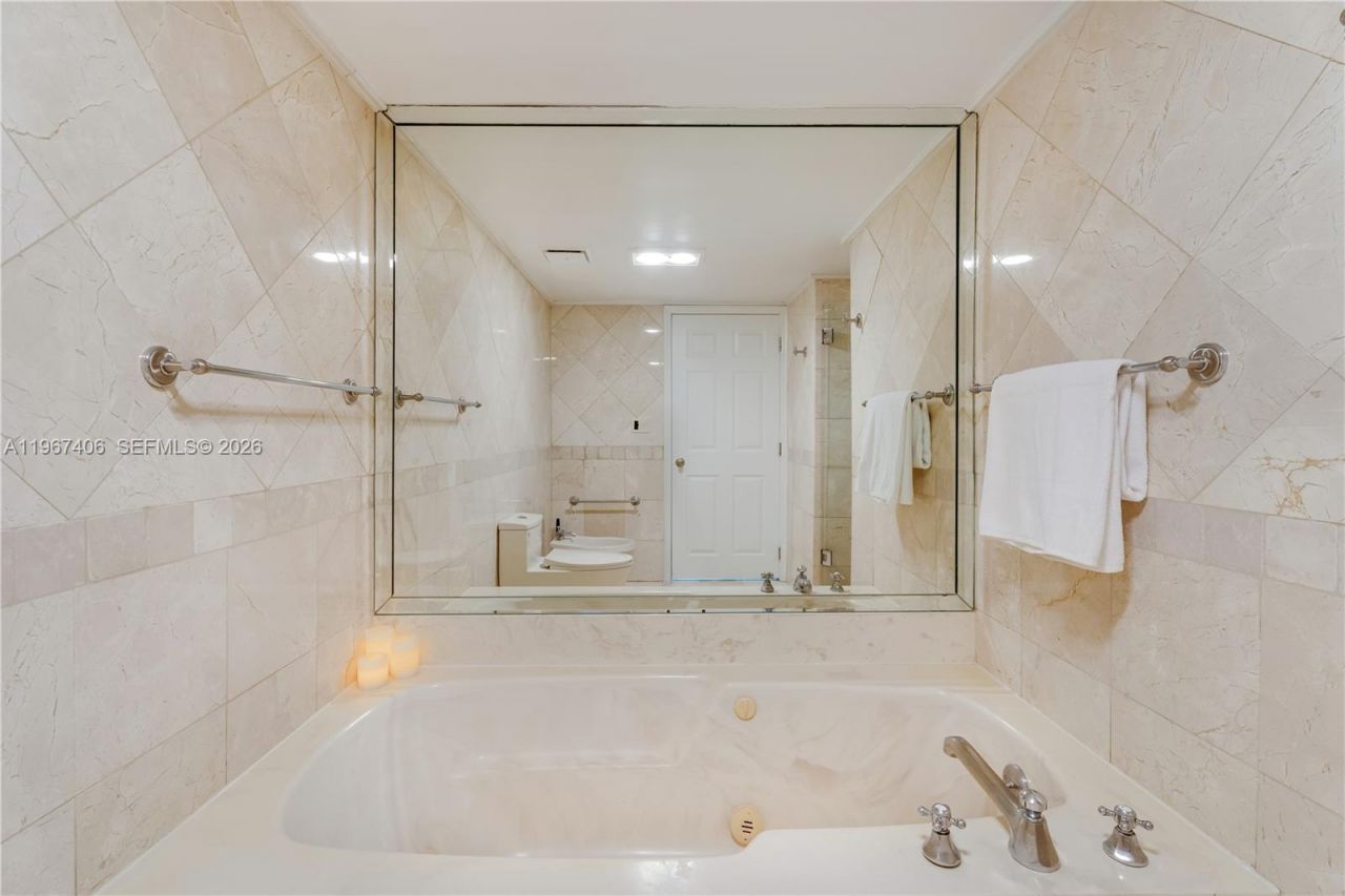 520 Brickell Key Dr, Unit A1506, Miami, FL 33131 Photo