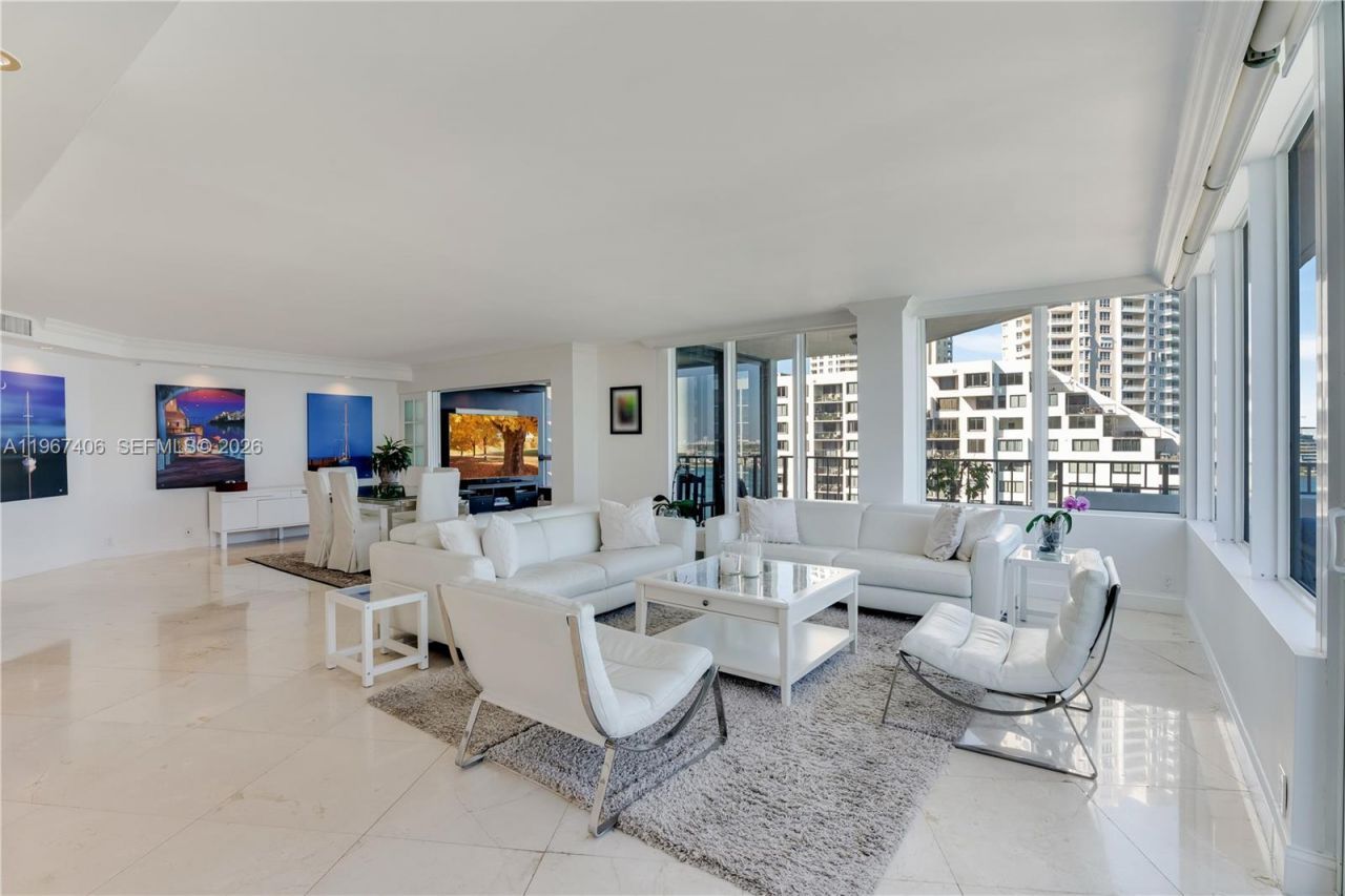 520 Brickell Key Dr, Unit A1506, Miami, FL 33131 Photo