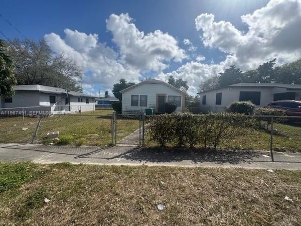 1244 NW 68th Ter , Miami, FL 33147