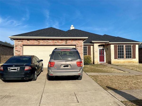 8221 Atherton Street, Arlington, TX 76002
