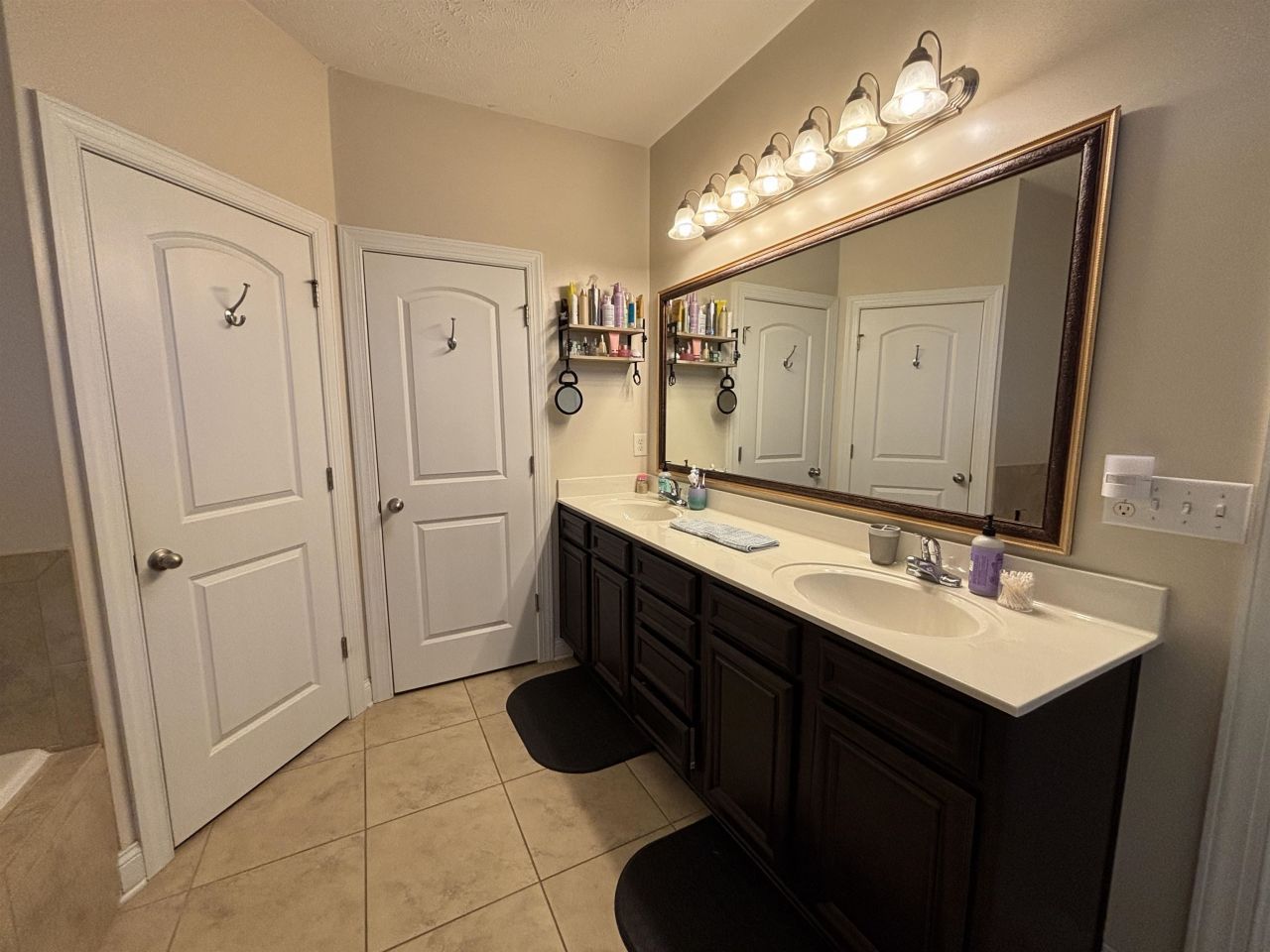 343 Camrose Way Photo 19