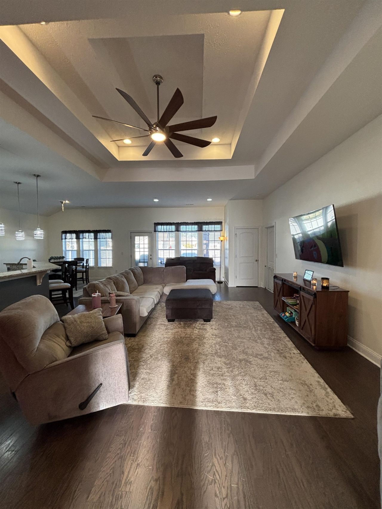 343 Camrose Way Photo 5