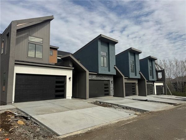 22158 W 116th Terrace, Olathe, KS 66061