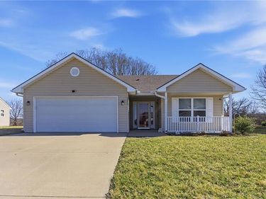 12855 NW Oakview Drive, Platte City, MO 64079