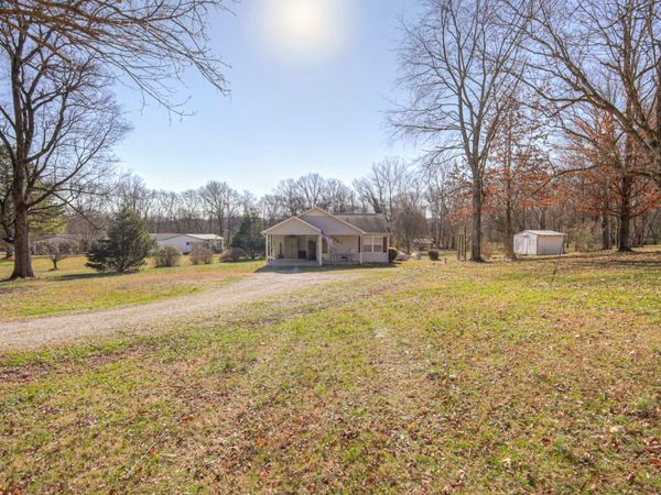 3238 Murphy Ln, Columbia, TN 38401
