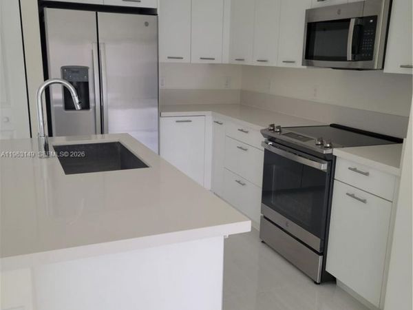 8167 NW 41st St , Unit E-109, Doral, FL 33166