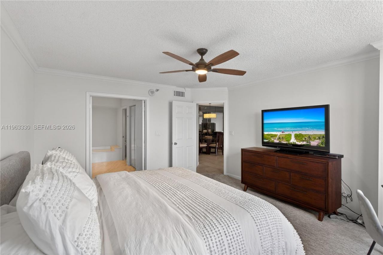 3530 Mystic Pointe Dr, Unit 2202, Aventura, FL 33180 Photo