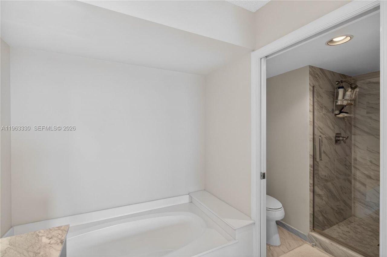 3530 Mystic Pointe Dr, Unit 2202, Aventura, FL 33180 Photo