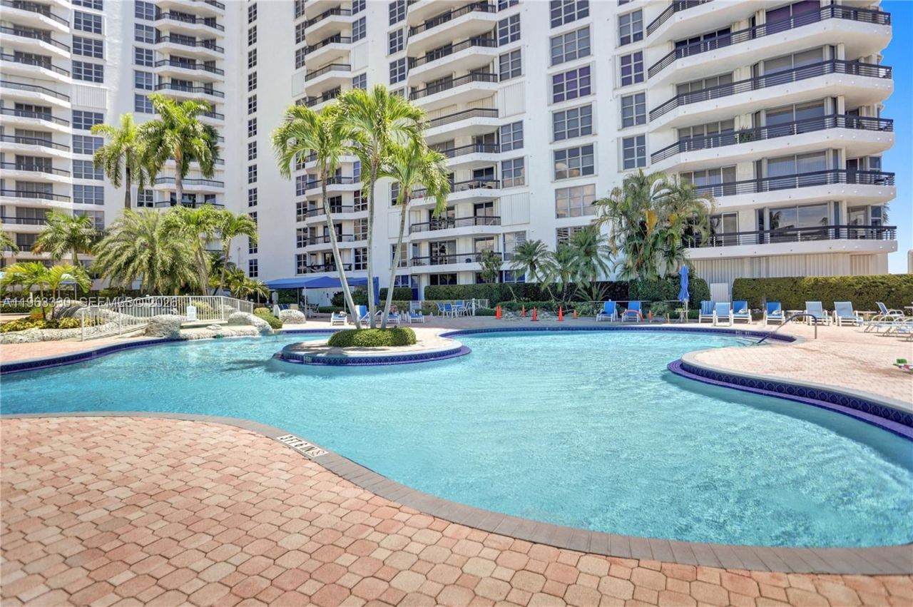 3530 Mystic Pointe Dr, Unit 2202, Aventura, FL 33180 Photo