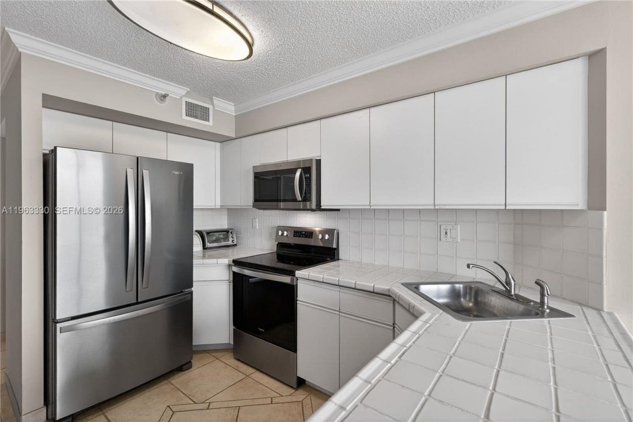 3530 Mystic Pointe Dr, Unit 2202, Aventura, FL 33180 Photo