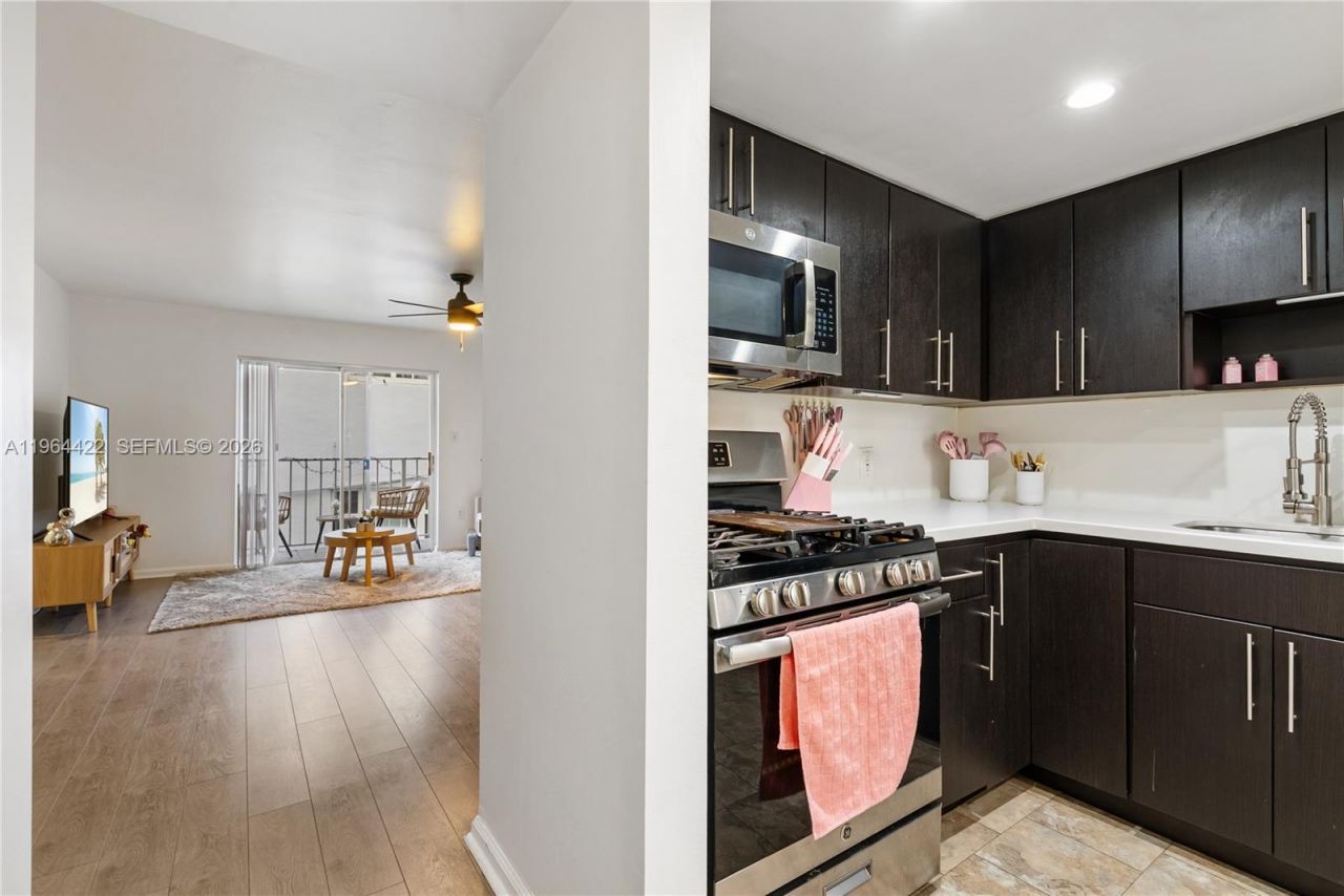 1615 Meridian Ave , Unit 202, Miami Beach, FL 33139 Photo