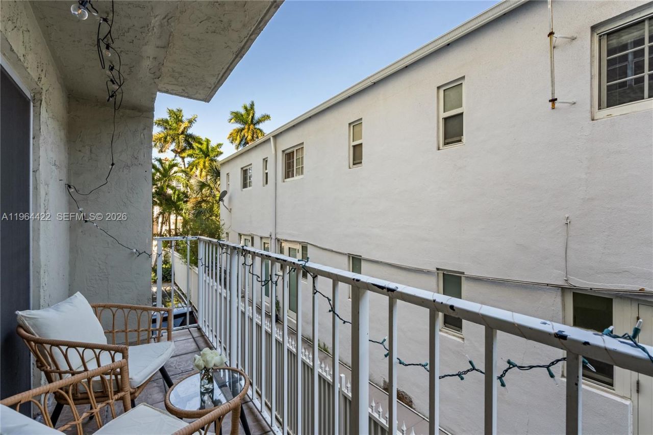 1615 Meridian Ave , Unit 202, Miami Beach, FL 33139 Photo