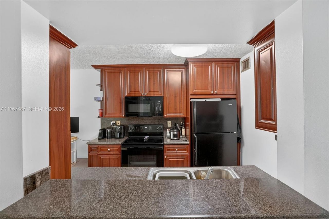9777 NW 46th Ter, Unit 111, Doral, FL 33178 Photo
