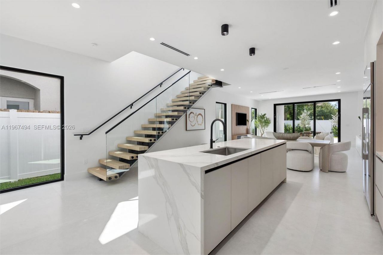 608 SW 16th Ct, Fort Lauderdale, FL 33315 Photo