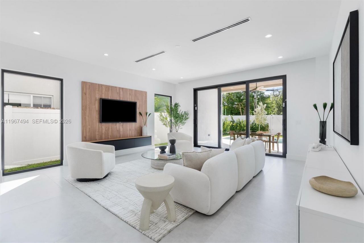 608 SW 16th Ct, Fort Lauderdale, FL 33315 Photo