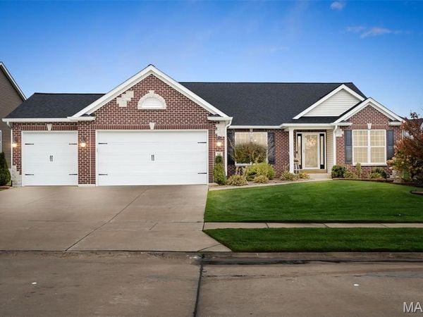 240 Victoria Park Avenue, Wentzville, MO 63385