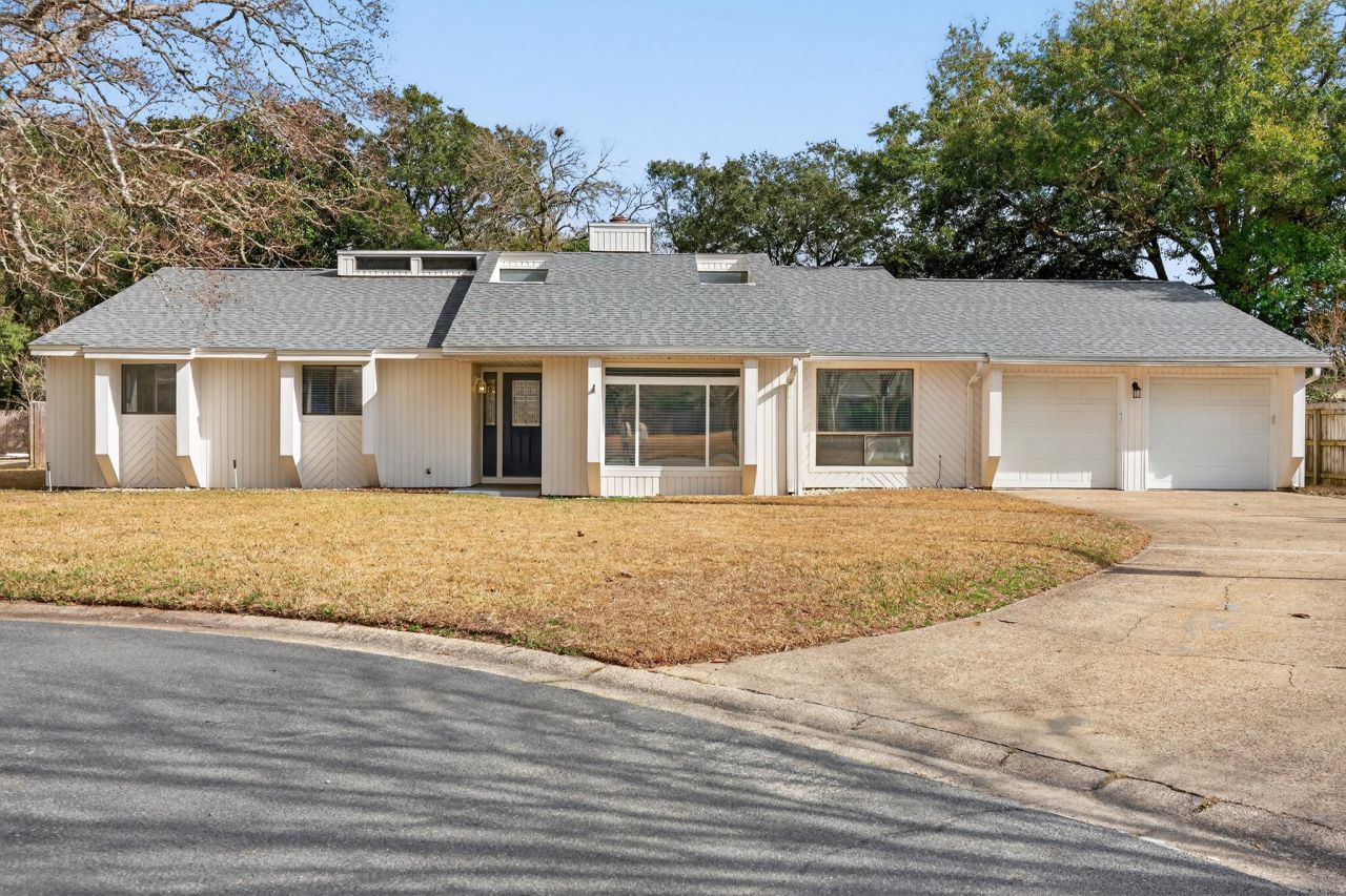 4 Palm Springs Court, Shalimar, FL 32579 Main Photo