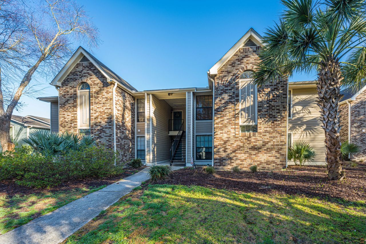 1857 Montclair Drive Mount Pleasant, SC 29464