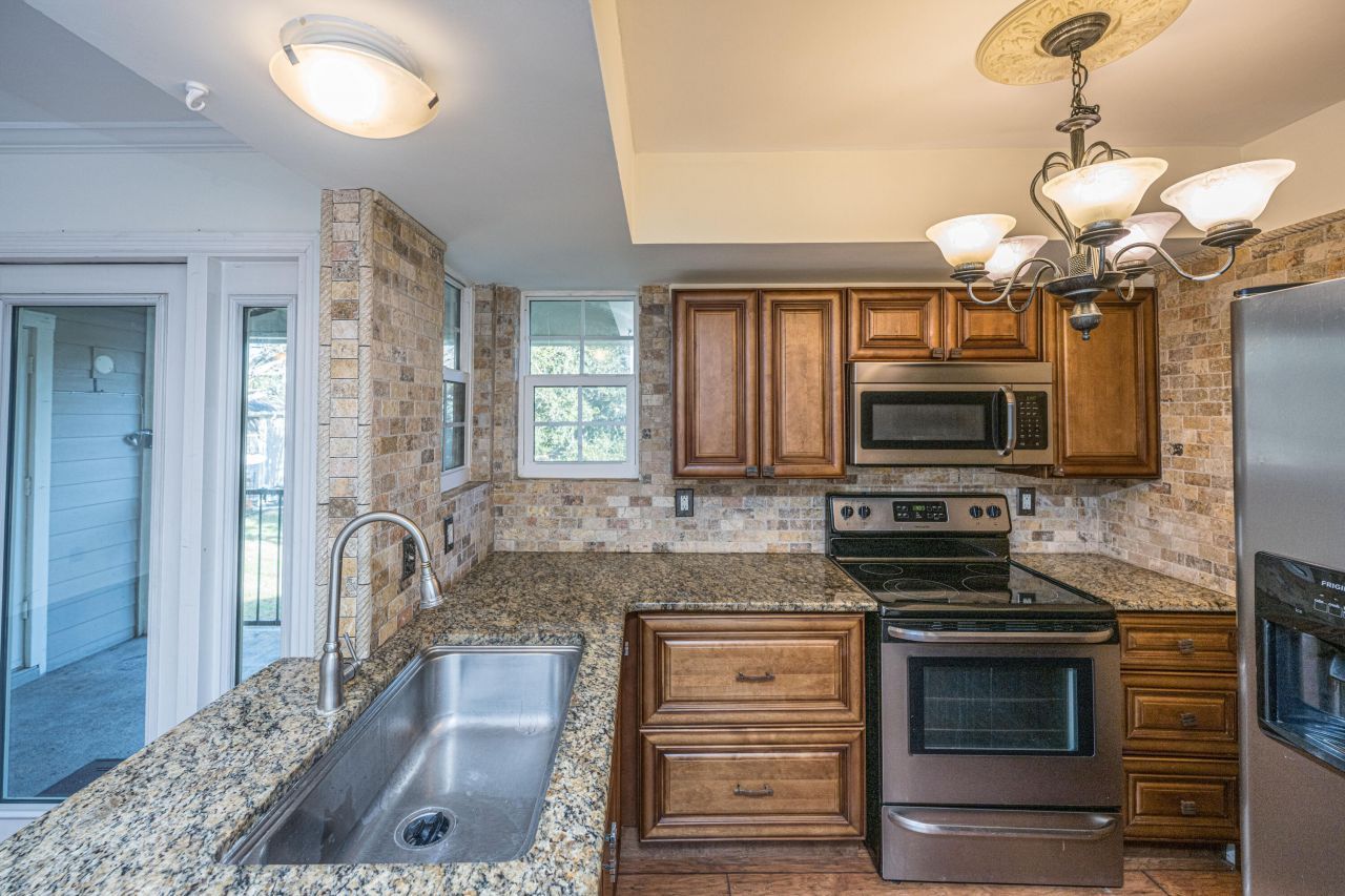 1857 Montclair Drive Photo 11