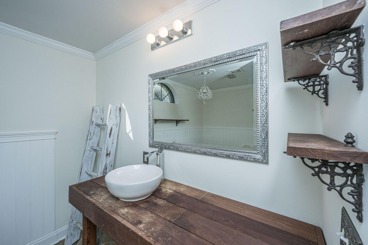 1857 Montclair Drive Photo 23