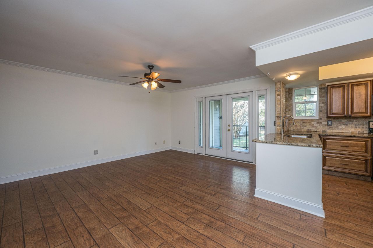 1857 Montclair Drive Photo 4