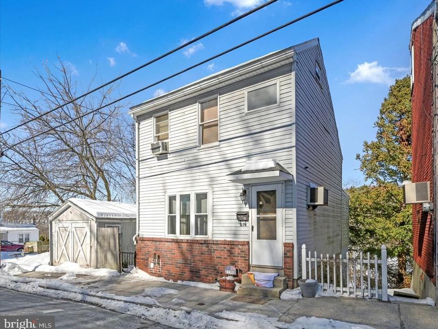 239 W Savory Street, Pottsville, PA 17901 Main Photo