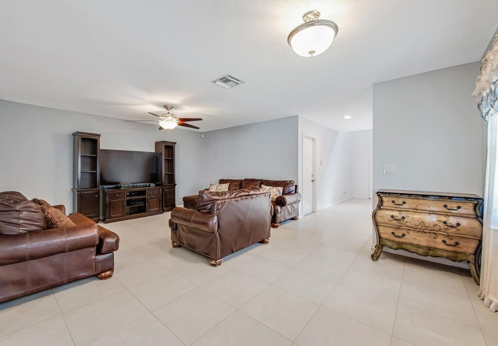 845 Imperial Lake Road, West Palm Beach, FL 33413 Photo
