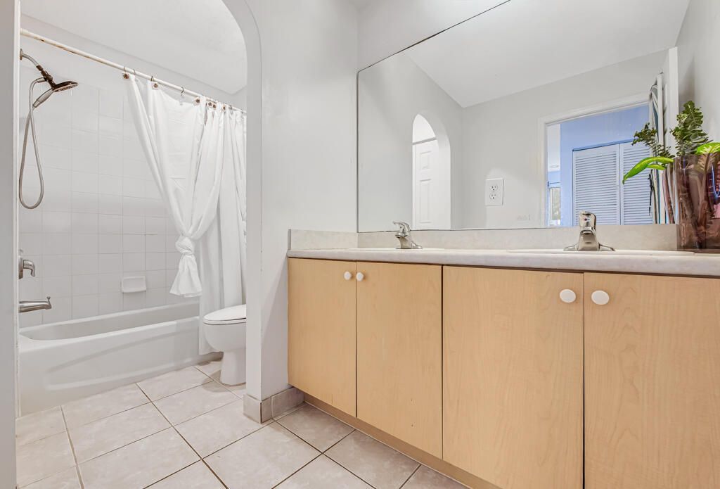 845 Imperial Lake Road, West Palm Beach, FL 33413 Photo
