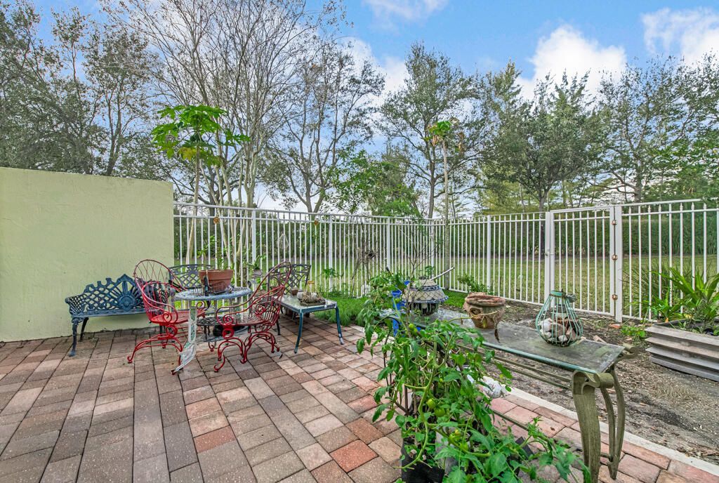 845 Imperial Lake Road, West Palm Beach, FL 33413 Photo