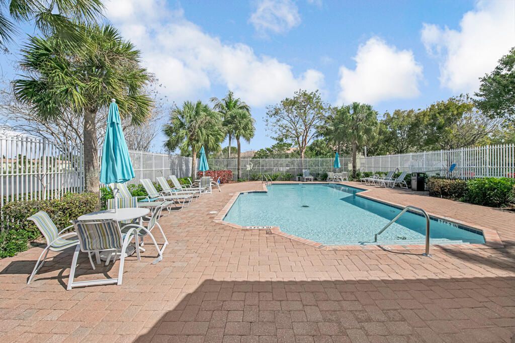 845 Imperial Lake Road, West Palm Beach, FL 33413 Photo