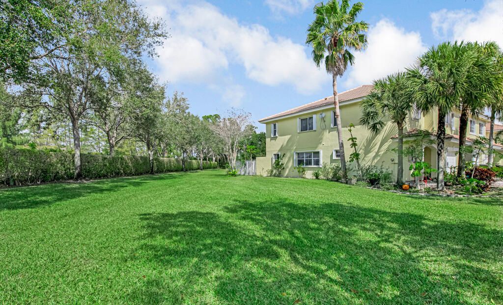 845 Imperial Lake Road, West Palm Beach, FL 33413 Photo