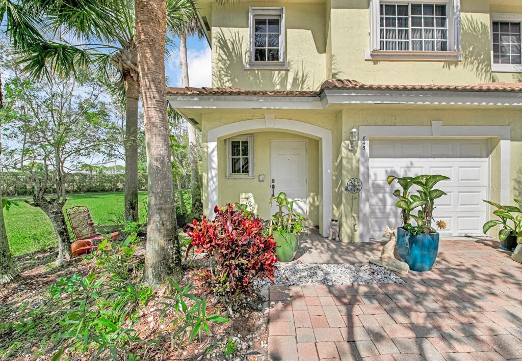 845 Imperial Lake Road, West Palm Beach, FL 33413 Photo