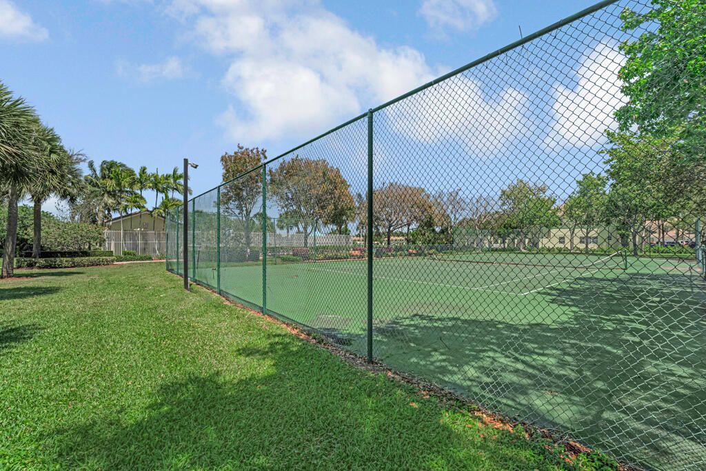 845 Imperial Lake Road, West Palm Beach, FL 33413 Photo