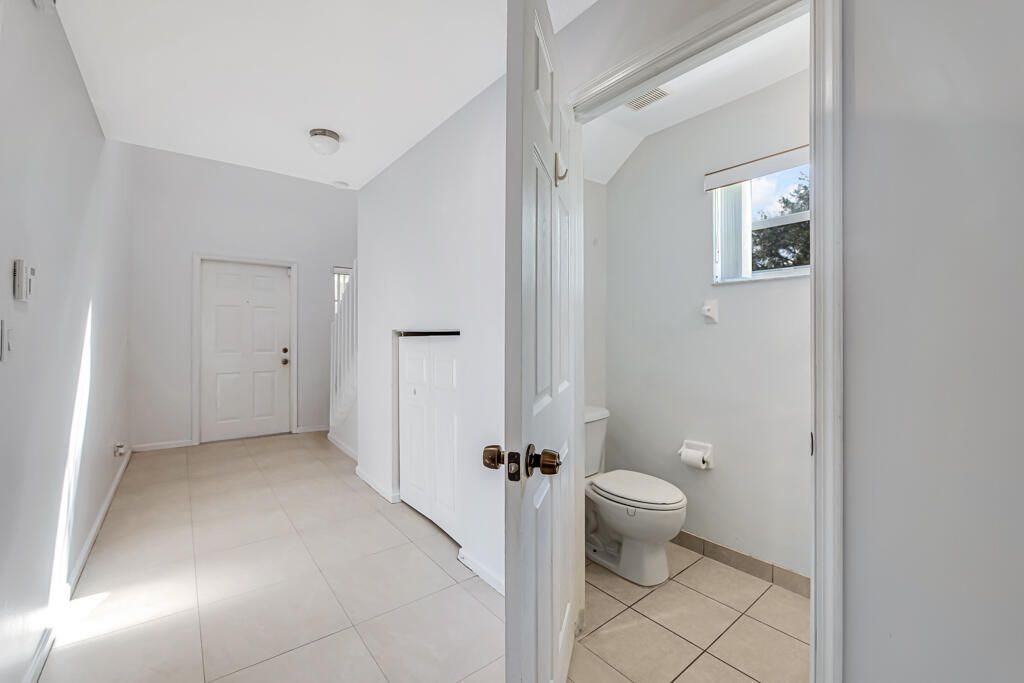 845 Imperial Lake Road, West Palm Beach, FL 33413 Photo