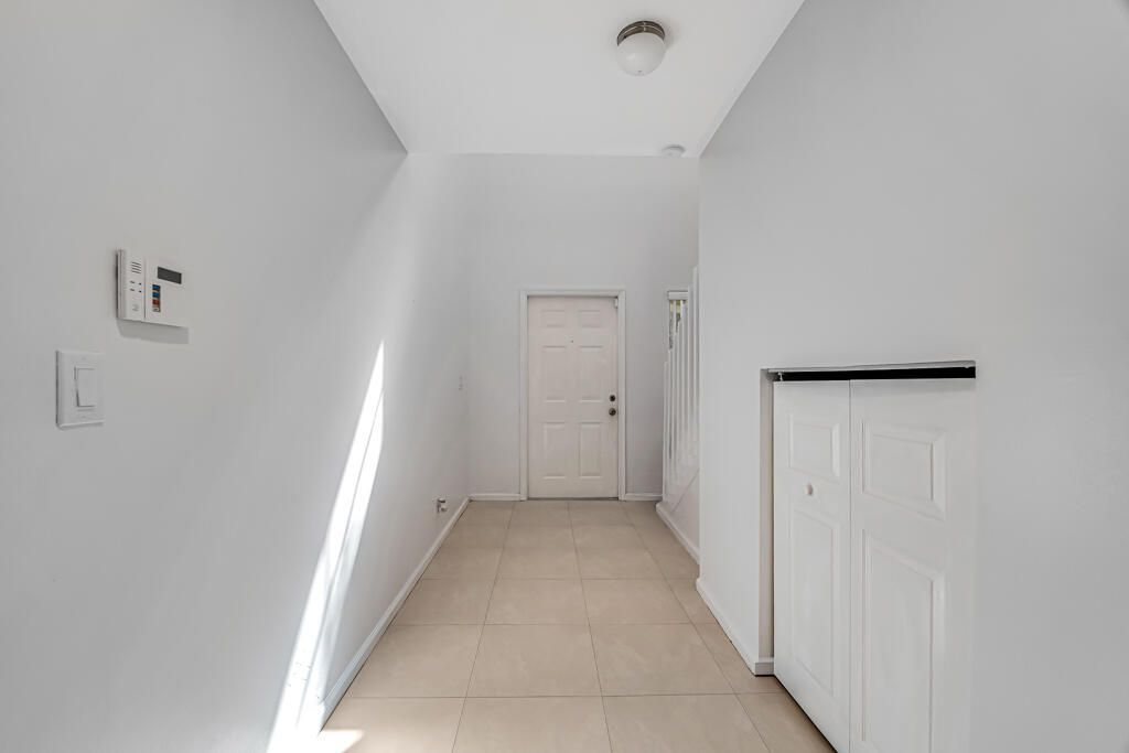 845 Imperial Lake Road, West Palm Beach, FL 33413 Photo