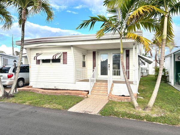 1401 S 33 Road, Hollywood, FL 33021